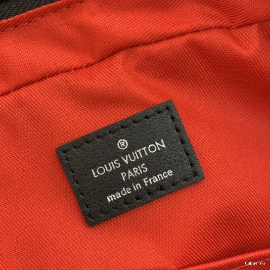 VUITTON BUSINESS LOUIS UTILITY BAG 0823